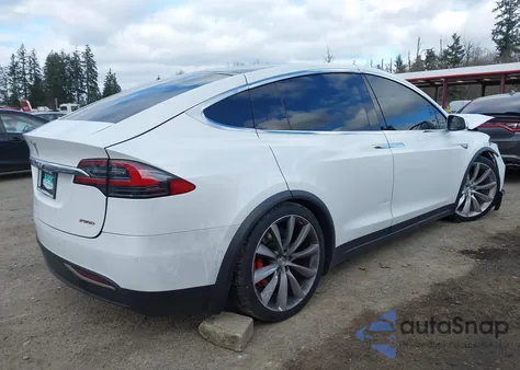 2016 Tesla Model X 60D/P100D/P90D z USA, uszkodzony, nr VIN 5YJXCAE48GF007314